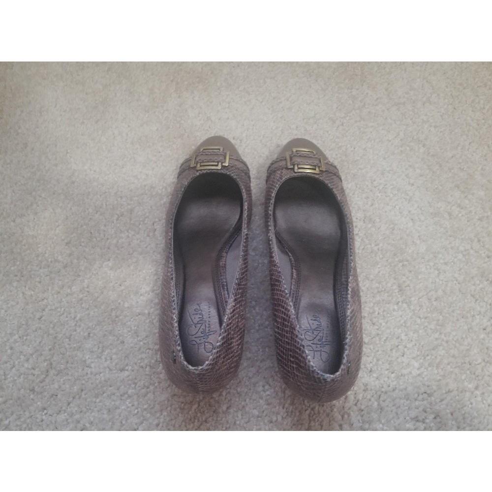 New Lifestride Shoes with Buckle Detail
